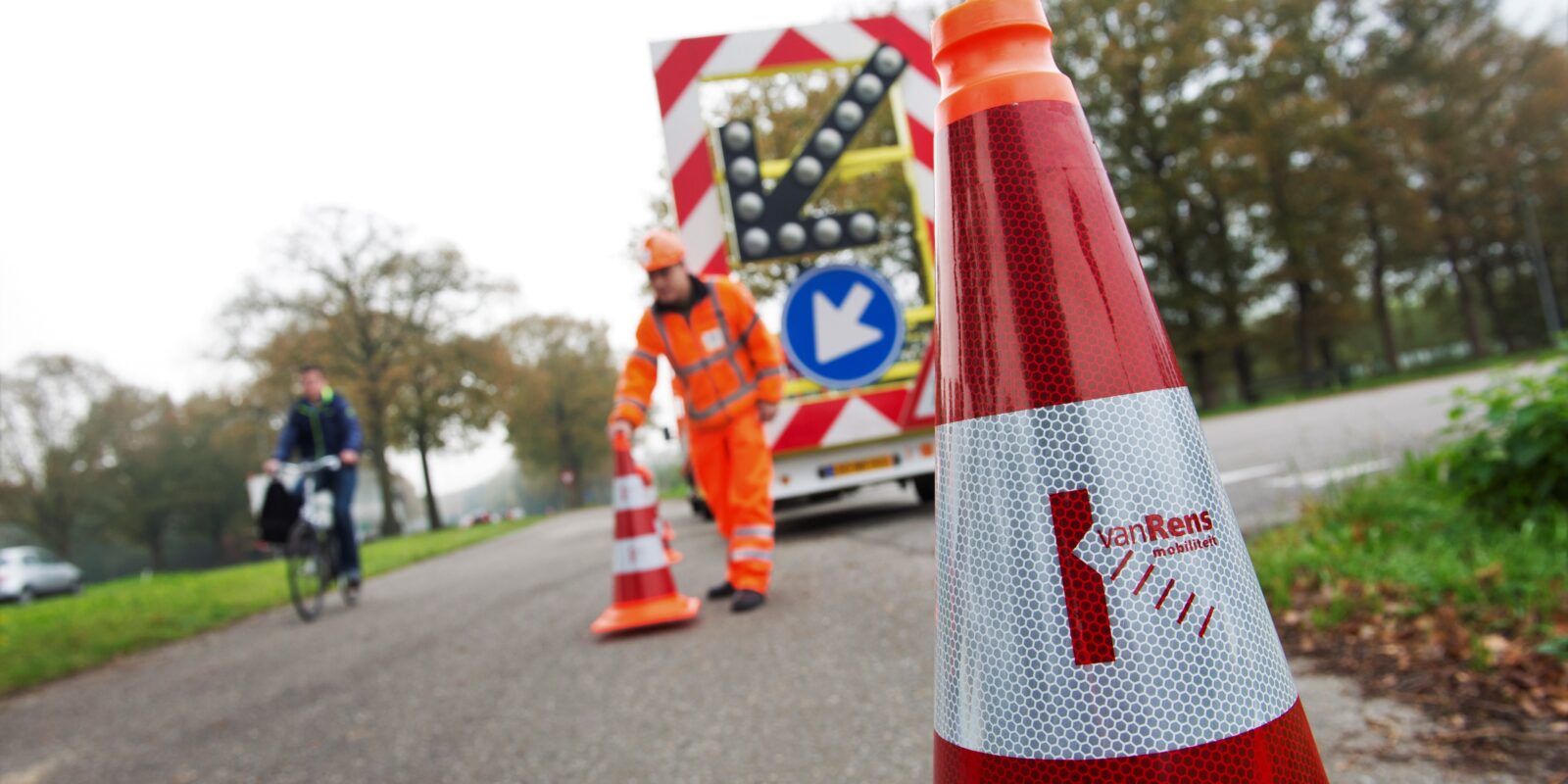 BS EN 12899-1:2007 RA1 & RA2 Traffic Cones for Sale | European R